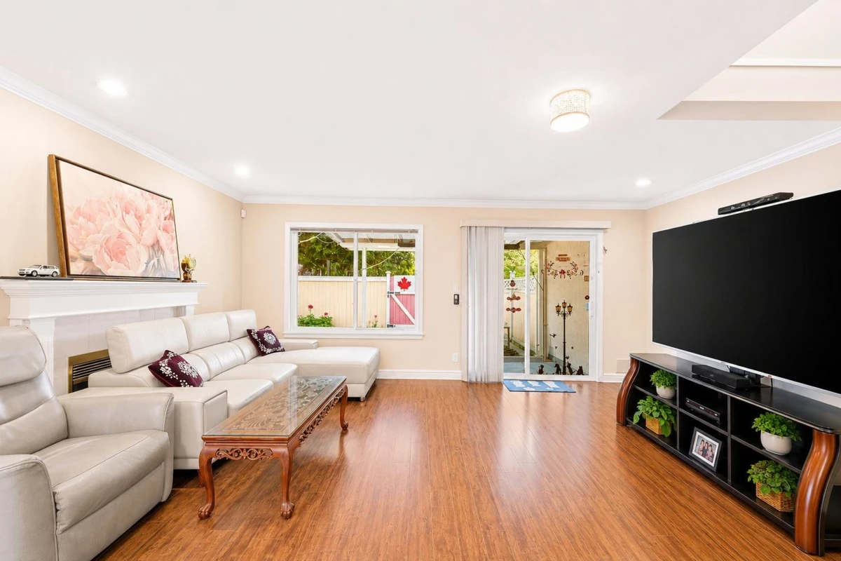 Dining Area Photo of 2 8500 Cook Road, Richmond, BC