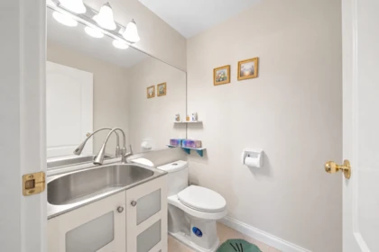Primary Bathroom Photo of 2 8500 Cook Road, Richmond, BC