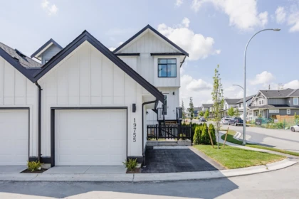 19763 75b Avenue, Langley, BC, Langley — Half Duplex for sale