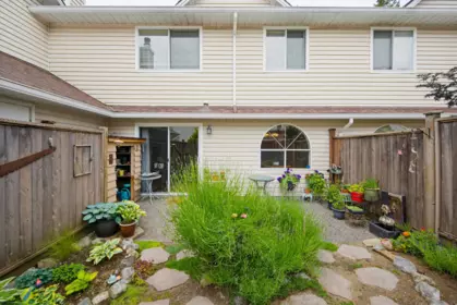 Swimming Pool Photo of 17 20699 120b Avenue, Maple Ridge, BC