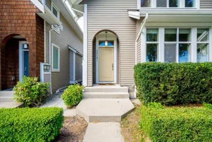 20581 84 Avenue, Langley, BC, Langley — Row House (Non-Strata) for sale