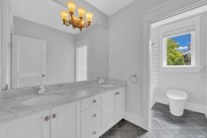Hallway Photo of 2340 Orchard Lane, West Vancouver, BC