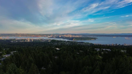 Backyard Photo of 1440 Sandhurst Place, West Vancouver, BC