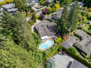 Garden / Landscaping Photo of 3180 Westmount Place, West Vancouver, BC