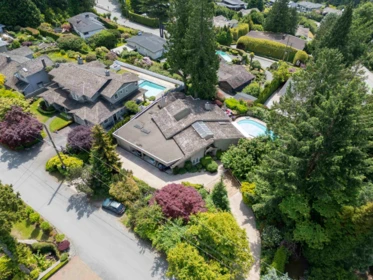 Hot Tub / Spa Photo of 3180 Westmount Place, West Vancouver, BC