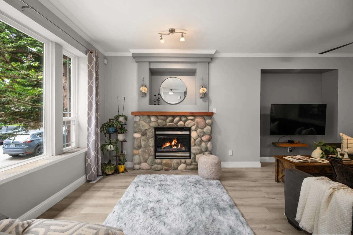 Family Room Photo of 24199 102b Avenue, Maple Ridge, BC