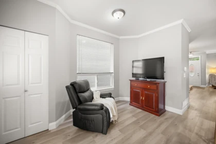 Guest Bathroom Photo of 24199 102b Avenue, Maple Ridge, BC