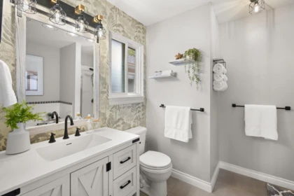 Laundry Room Photo of 24199 102b Avenue, Maple Ridge, BC