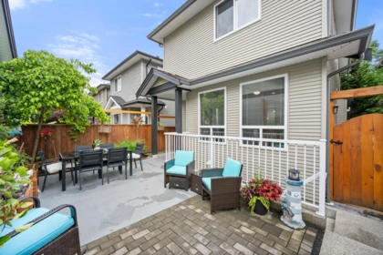 Swimming Pool Photo of 24199 102b Avenue, Maple Ridge, BC