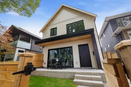 Garden / Landscaping Photo of 1 810 E 22nd Avenue, Vancouver, BC
