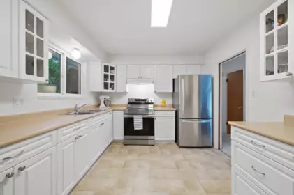 Kitchen Photo of 3963 Sefton Street, Port Coquitlam, BC