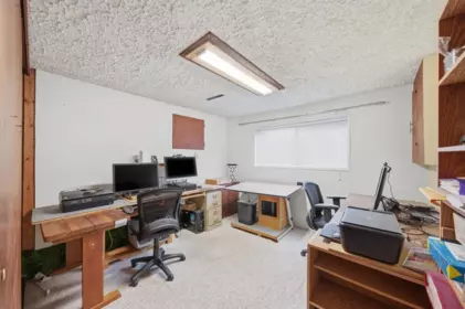Office / Den Photo of 3963 Sefton Street, Port Coquitlam, BC