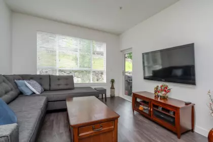 Kitchen Photo of 209 16396 64 Avenue, Surrey, BC
