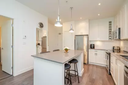 Primary Bathroom Photo of 209 16396 64 Avenue, Surrey, BC