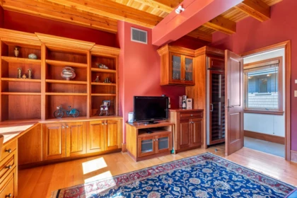 Hallway Photo of 8059 Nicklaus North Boulevard, Whistler, BC