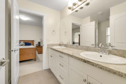 Entry Foyer Photo of 14256 37 Avenue, Surrey, BC