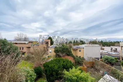 Laundry Room Photo of 967 W 8th Avenue, Vancouver, BC