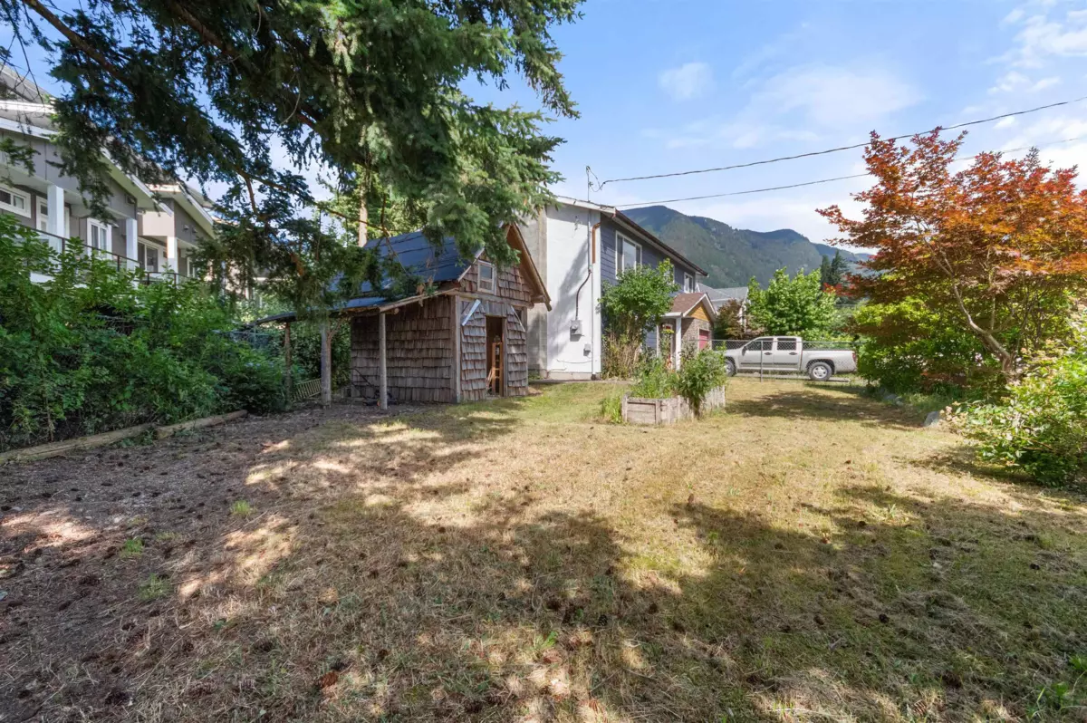 Family Room Photo of 540 5th Avenue, Hope, BC