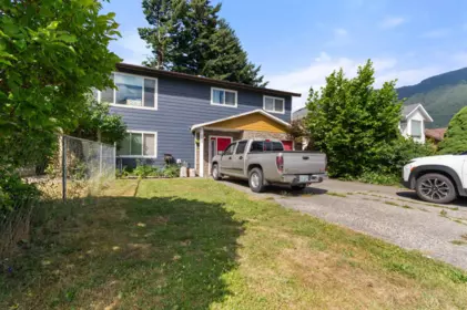 540 5th Avenue, Hope, BC, Hope — Single Family Residence for sale