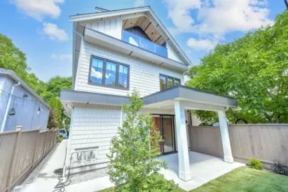 2 2682 Napier Street, Vancouver, BC, Vancouver — Half Duplex for sale