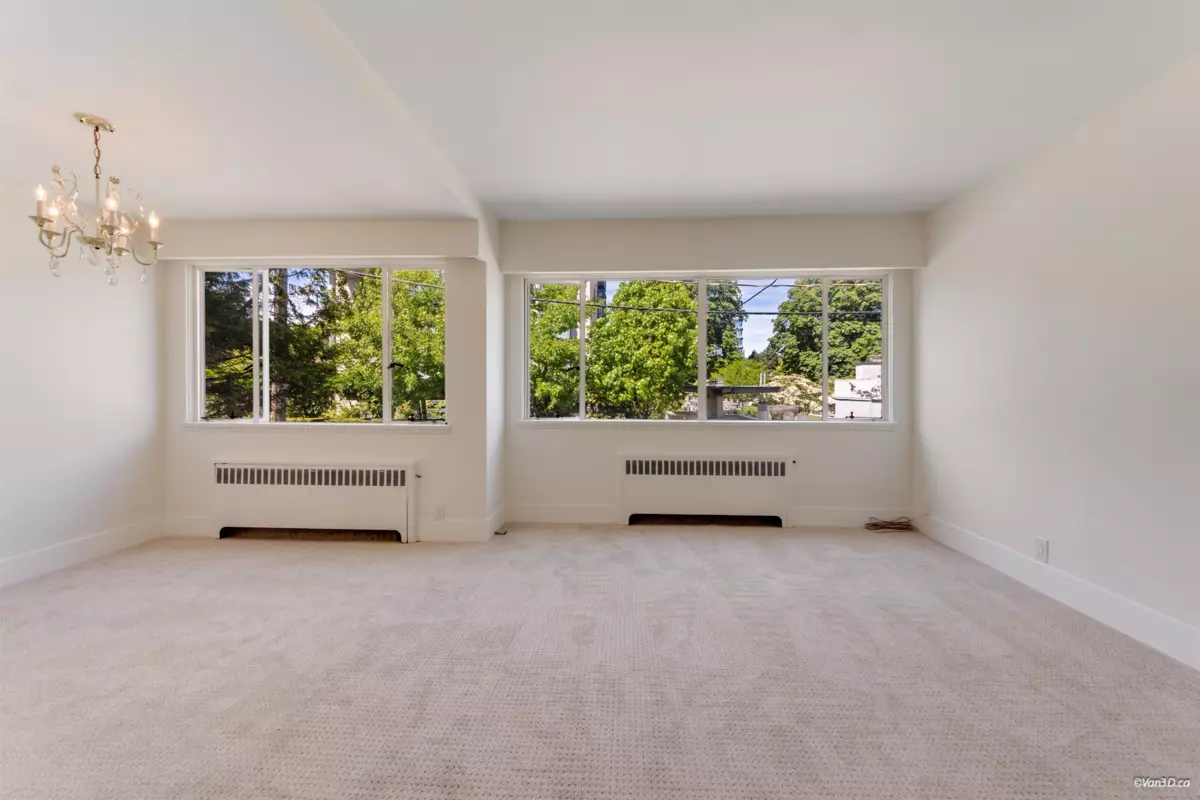 Dining Area Photo of 3 2255 W 40th Avenue, Vancouver, BC