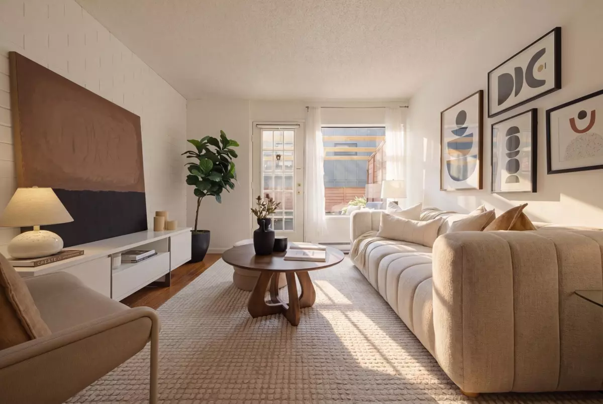 Living Room Photo of 14 719 E 31st Avenue, Vancouver, BC