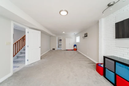 Entry Foyer Photo of 16199 13th Avenue, Surrey, BC