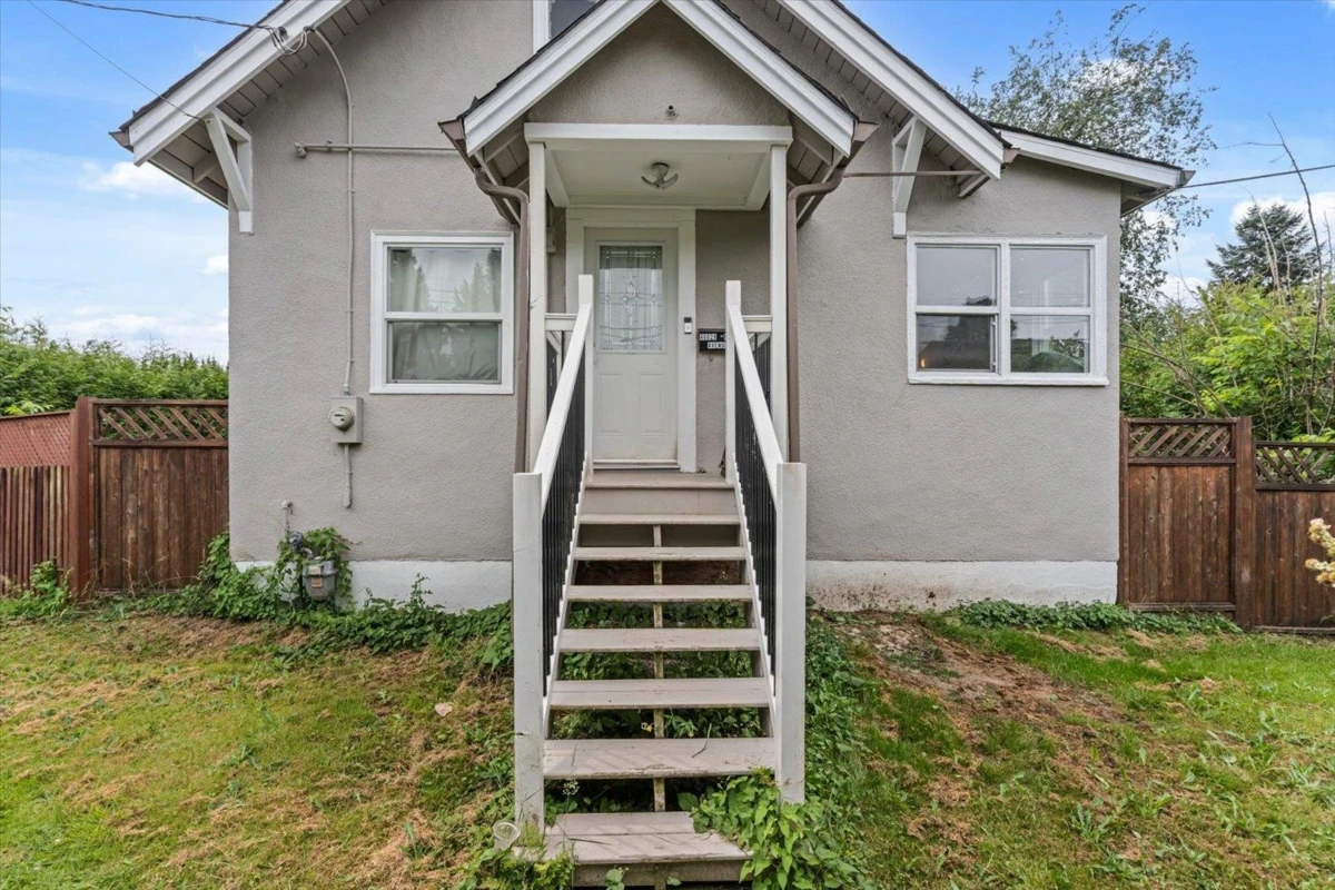 Living Room Photo of 46028 King Avenue, Chilliwack, BC