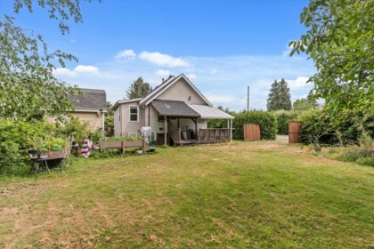 Front Yard Photo of 46028 King Avenue, Chilliwack, BC