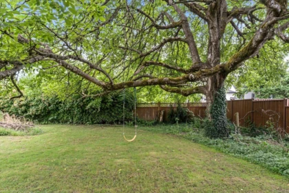 Garden / Landscaping Photo of 46028 King Avenue, Chilliwack, BC
