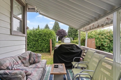 Hallway Photo of 46028 King Avenue, Chilliwack, BC