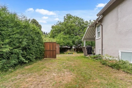 Hot Tub / Spa Photo of 46028 King Avenue, Chilliwack, BC