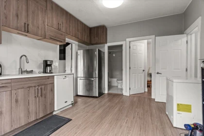 Walk-In Closet Photo of 46028 King Avenue, Chilliwack, BC
