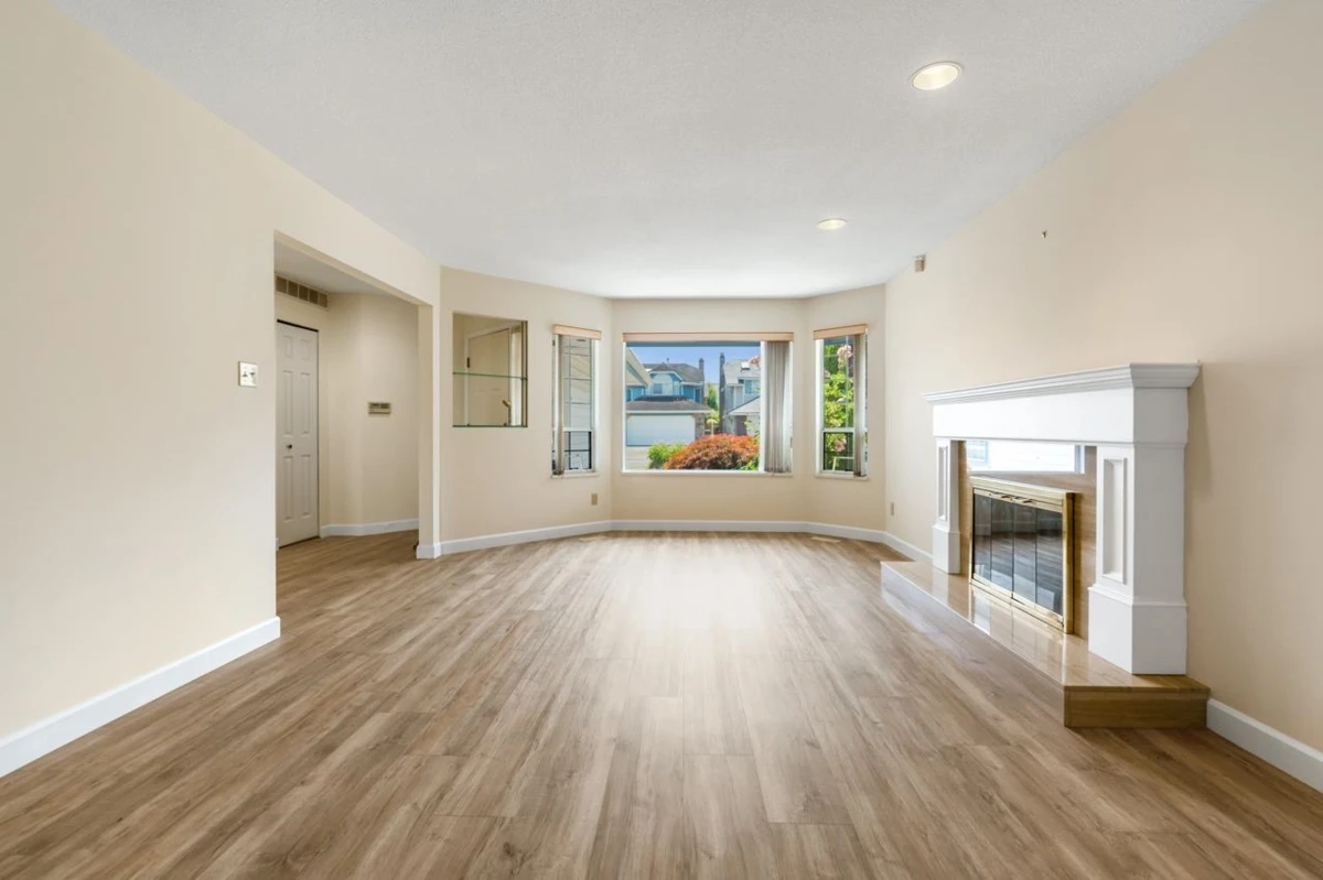 Living Room Photo of 12420 Phoenix Drive, Richmond, BC