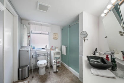 Primary Bathroom Photo of 6027 192 Street, Surrey, BC