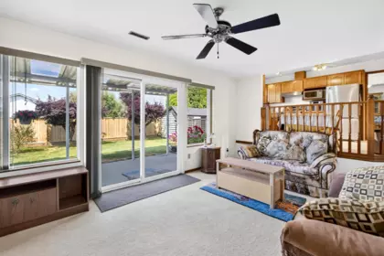 Basement Recreation Room Photo of 12125 189a Street, Pitt Meadows, BC