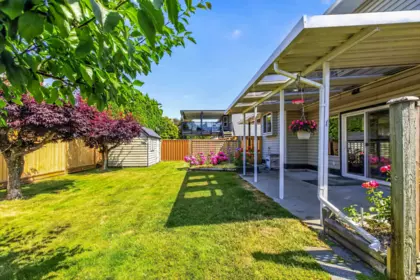 Swimming Pool Photo of 12125 189a Street, Pitt Meadows, BC