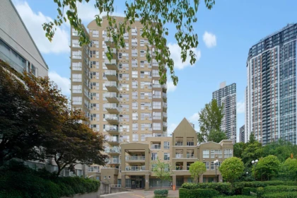 1002 9830 Whalley Boulevard, Surrey, BC, Surrey — Apartment/Condo for sale