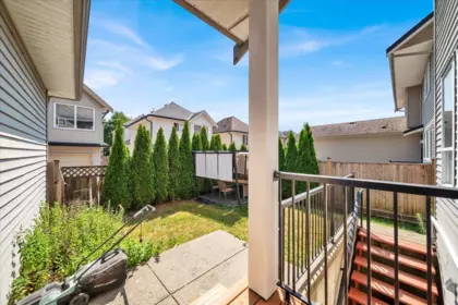 Entry Foyer Photo of 7032 195a Street, Surrey, BC