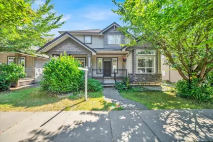 7032 195a Street, Surrey, BC, Surrey — Single Family Residence for sale