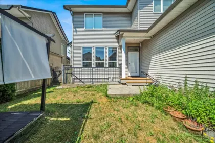 Hallway Photo of 7032 195a Street, Surrey, BC