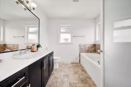 Powder Room Photo of 7032 195a Street, Surrey, BC
