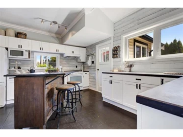 Breakfast Nook Photo of 5690 Riverside Street, Abbotsford, BC