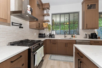 Breakfast Nook Photo of 33970 Tooley Place, Mission, BC