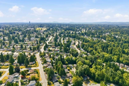 Front Yard Photo of 11333 96 Avenue, Surrey, BC