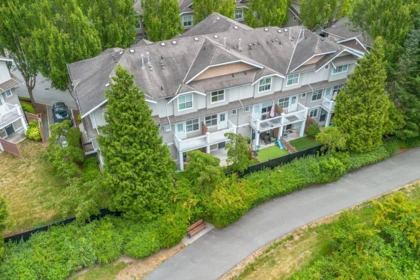 25 20460 66 Avenue, Langley, BC, Langley — Townhouse for sale