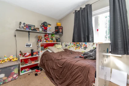 Walk-In Closet Photo of 9475 Stanley Street, Chilliwack, BC