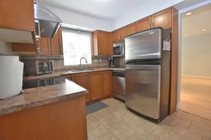 15402 96a Avenue, Surrey, BC, Surrey — Half Duplex for sale