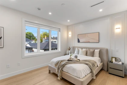 Primary Bedroom Photo of 2 165 E 45th Avenue, Vancouver, BC