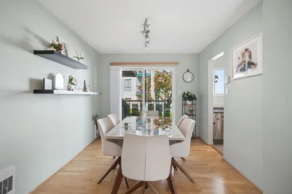 Kitchen Island Photo of 4 220 W 16th Street, North Vancouver, BC